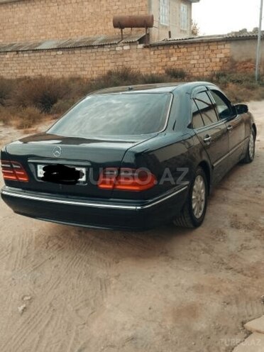 Mercedes E 270 2000, 393,000 km - 2.7 l - Neftçala