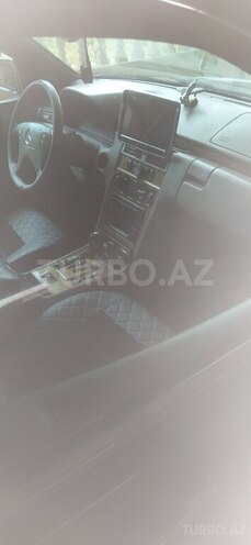 Mercedes E 270 2000, 393,000 km - 2.7 l - Neftçala