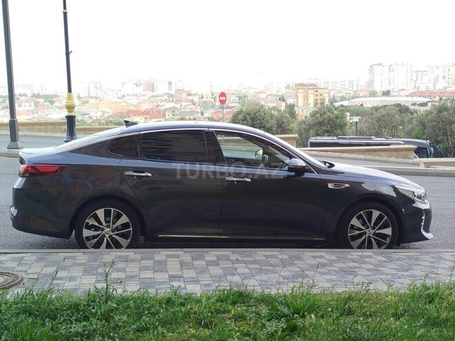 Kia K5-4