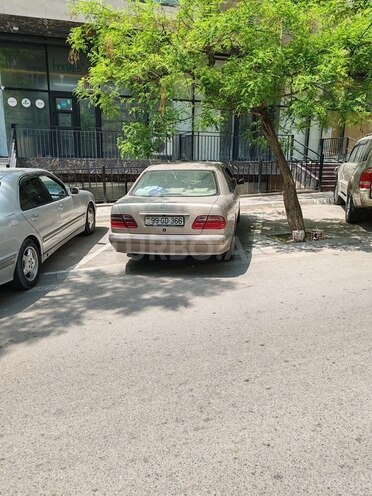 Mercedes E 220 d 2000, 279,758 km - 2.2 l - Bakı