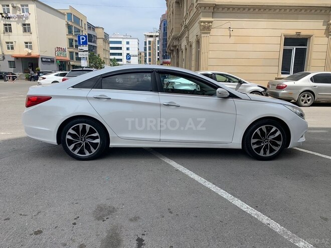Hyundai Sonata-4