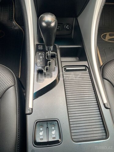 Hyundai Sonata-10