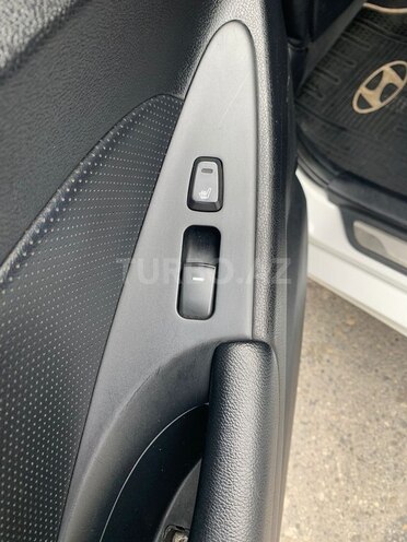Hyundai Sonata-9