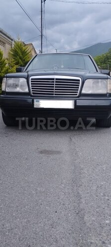 Mercedes E 220 1994, 400,000 km - 2.2 l - Şəki