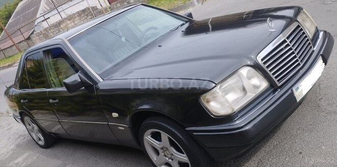 Mercedes E 220 1994, 400,000 km - 2.2 l - Şəki