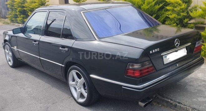 Mercedes E 220 1994, 400,000 km - 2.2 l - Şəki