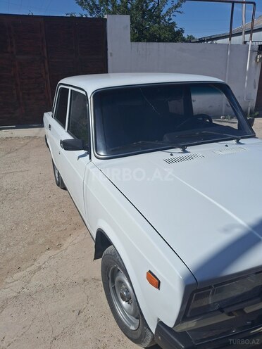 LADA (VAZ) 2107 2005, 80,000 km - 1.6 l - Salyan