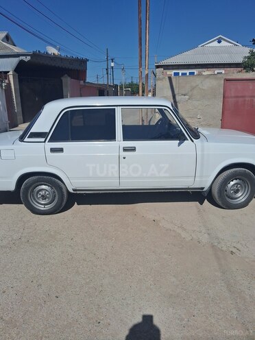 LADA (VAZ) 2107 2005, 80,000 km - 1.6 l - Salyan
