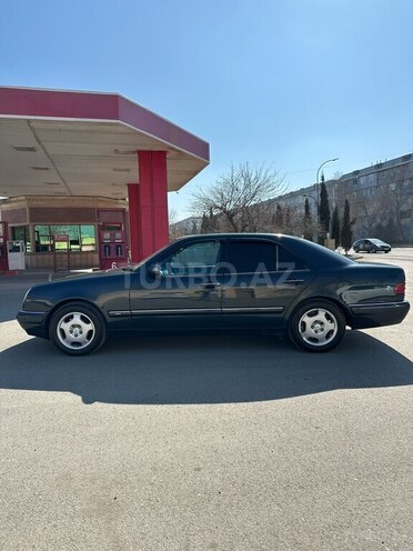 Mercedes E 240 1999, 300 km - 2.4 l - Gəncə