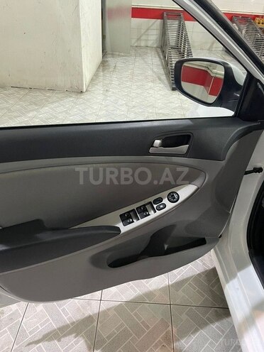 Hyundai Accent 2015, 98,500 km - 1.6 l - Bakı