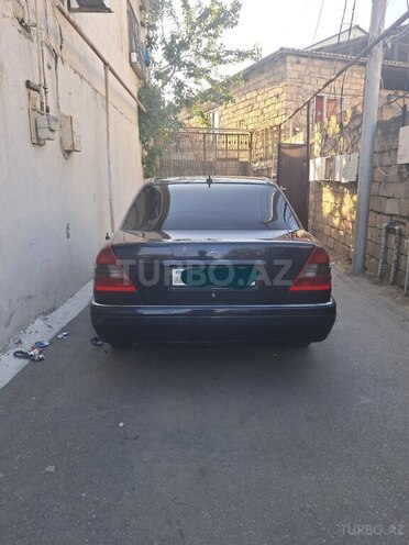 Mercedes C 250 d 1995, 479,584 km - 2.5 l - Bakı