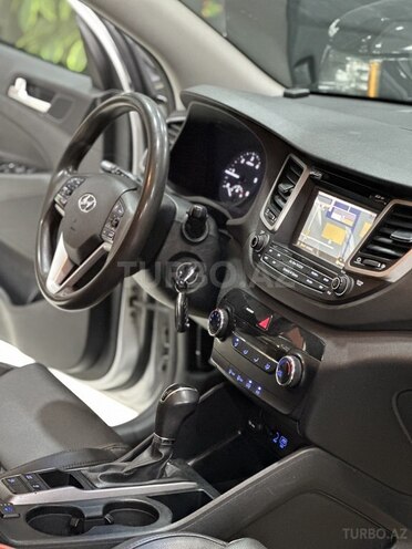 Hyundai Tucson-12