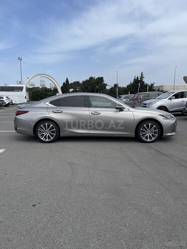 Lexus ES 300h 2021, 39,000 km - 2.5 л - Bakı