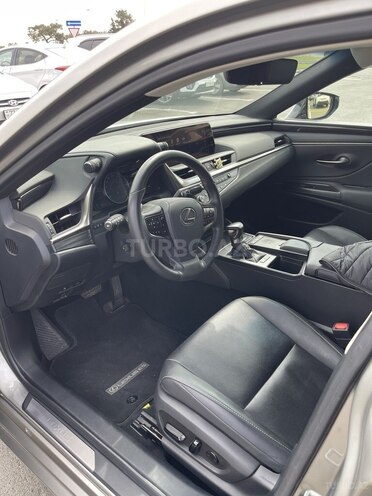 Lexus ES 300h 2021, 39,000 km - 2.5 л - Bakı
