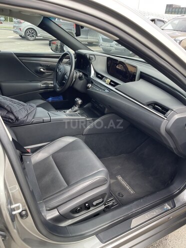 Lexus ES 300h 2021, 39,000 km - 2.5 л - Bakı