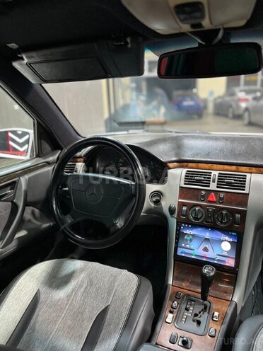 Mercedes E 220 d 1997, 286,655 km - 2.2 l - Sumqayıt