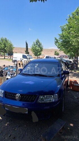 Volkswagen Passat 1998, 215,374 km - 1.8 l - Gəncə