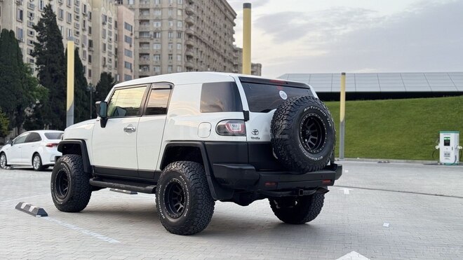 Toyota FJ Cruiser 2011, 250,837 km - 4.0 l - Bakı