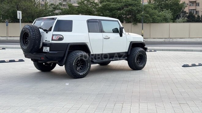 Toyota FJ Cruiser 2011, 250,837 km - 4.0 l - Bakı