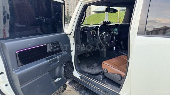 Toyota FJ Cruiser 2011, 250,837 km - 4.0 l - Bakı