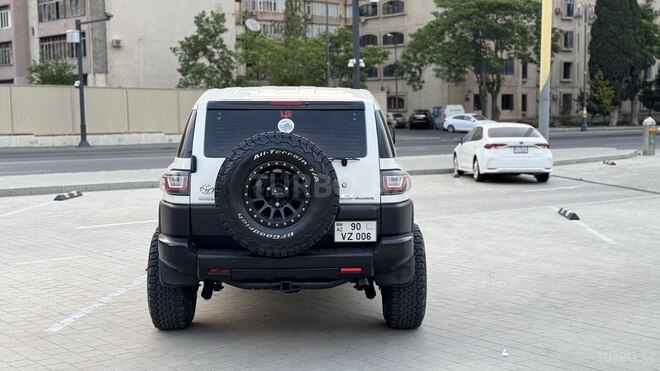 Toyota FJ Cruiser 2011, 250,837 km - 4.0 l - Bakı