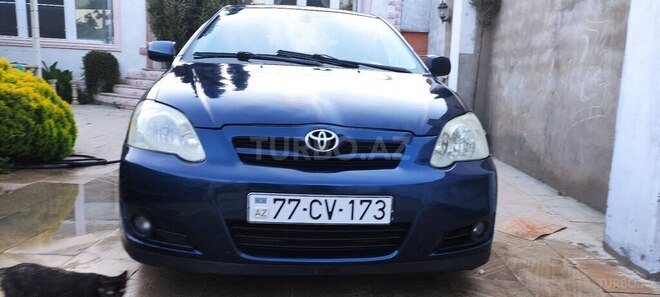 Toyota Corolla 2004, 240,000 km - 1.4 l - Bakı