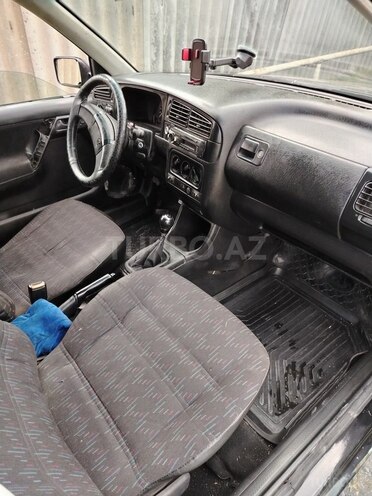 Volkswagen Golf 1993, 256,999 km - 1.9 l - Zaqatala