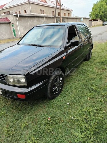 Volkswagen Golf 1993, 256,999 km - 1.9 l - Zaqatala