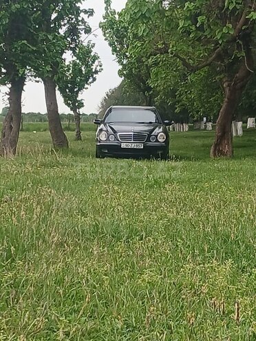 Mercedes E 220 d 2000, 400,000 km - 2.2 l - Zaqatala