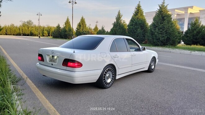 Mercedes E 320 1999, 42,809 km - 3.2 l - Göygöl