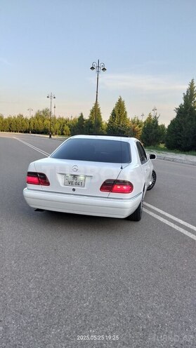 Mercedes E 320 1999, 42,809 km - 3.2 l - Göygöl