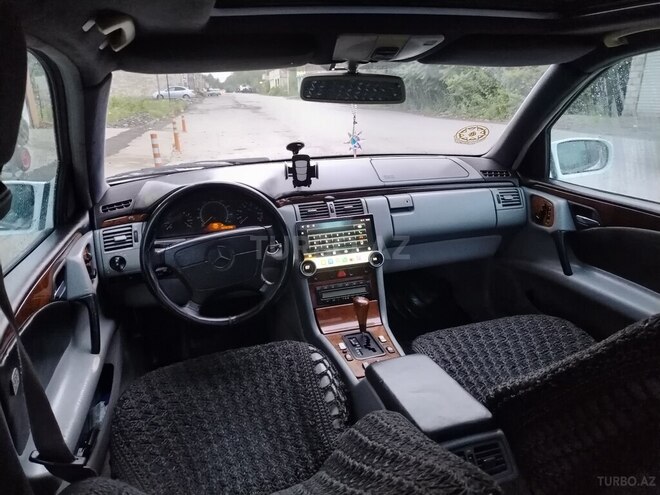 Mercedes E 320 1999, 42,809 km - 3.2 l - Göygöl