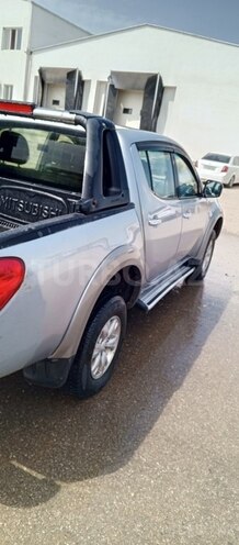 Mitsubishi L200 2011, 400,000 km - 2.5 l - Şabran