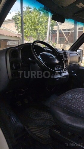 Ford Transit-9