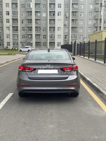Hyundai Elantra 2018, 135,000 km - 2.0 l - Bakı