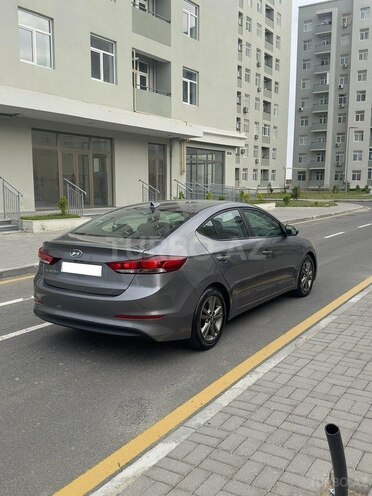 Hyundai Elantra 2018, 135,000 km - 2.0 l - Bakı