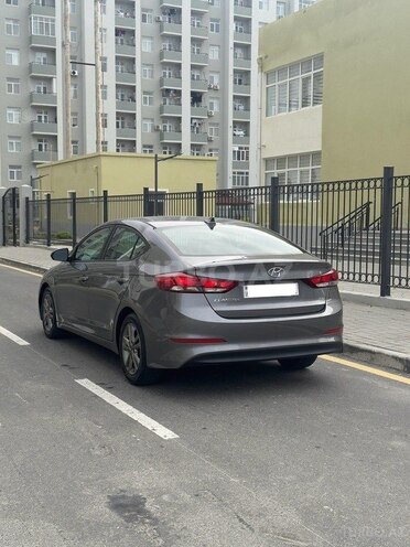 Hyundai Elantra 2018, 135,000 km - 2.0 l - Bakı