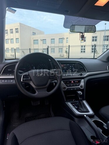 Hyundai Elantra 2018, 135,000 km - 2.0 l - Bakı