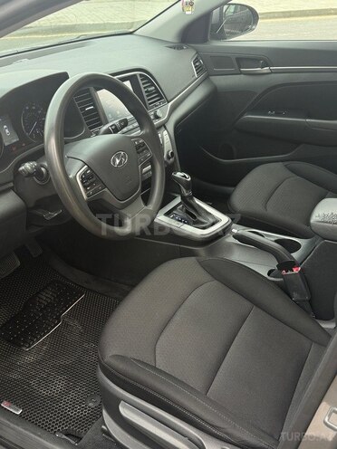 Hyundai Elantra 2018, 135,000 km - 2.0 l - Bakı