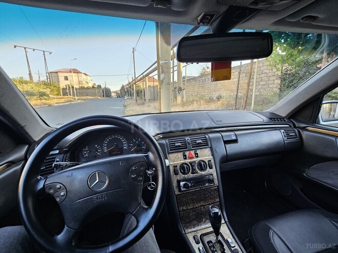 Mercedes E 200 2001, 393,614 km - 2.0 l - Bakı