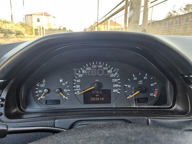Mercedes E 200 2001, 393,614 km - 2.0 l - Bakı