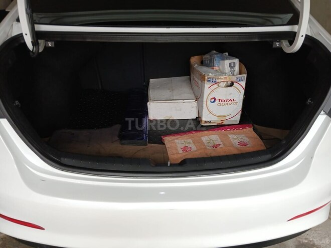 Hyundai Elantra 2017, 196,340 km - 1.4 л - Bakı