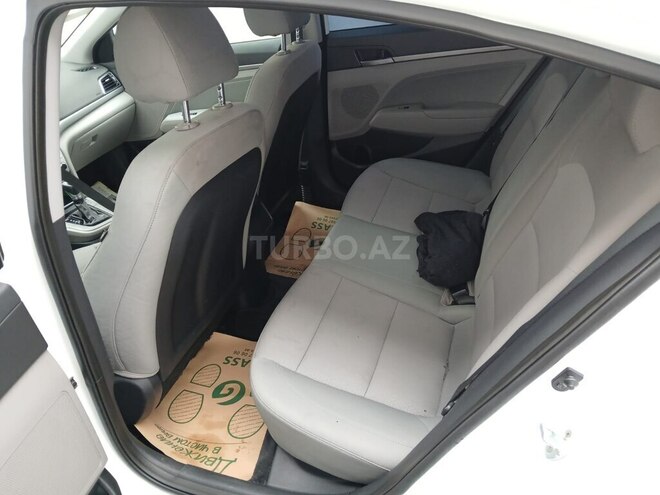 Hyundai Elantra 2017, 196,340 km - 1.4 л - Bakı
