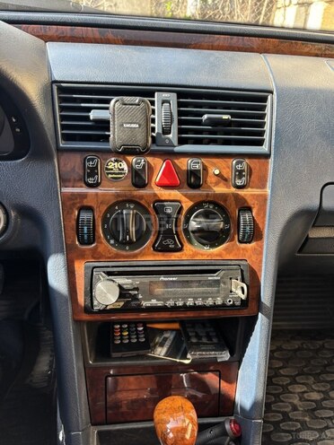 Mercedes C 220 1995, 425,586 km - 2.2 л - Biləsuvar