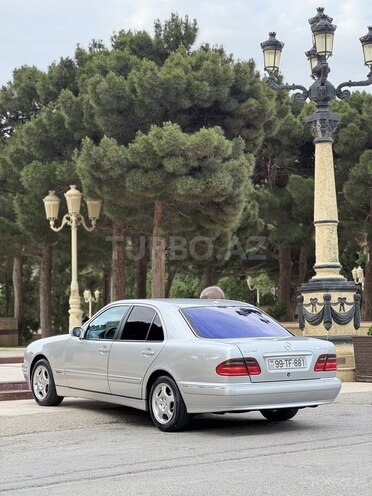 Mercedes E 240 2000, 298,326 km - 2.6 l - Bakı