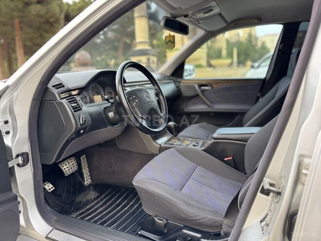 Mercedes E 240 2000, 298,326 km - 2.6 l - Bakı