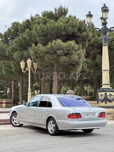 Mercedes E 240 2000, 298,326 km - 2.6 l - Bakı
