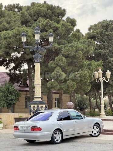 Mercedes E 240 2000, 298,326 km - 2.6 l - Bakı