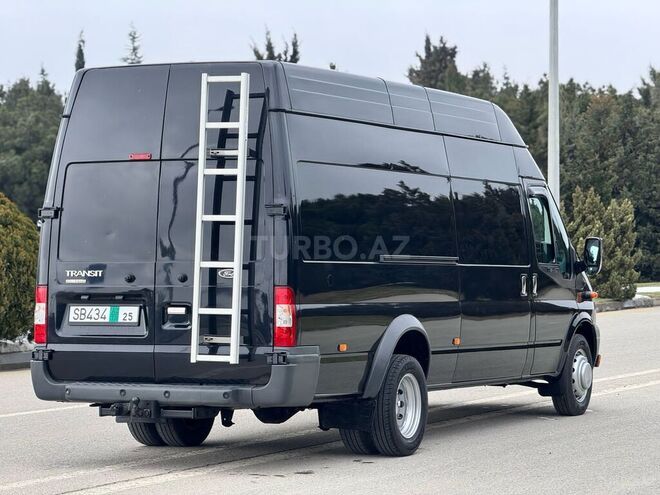 Ford Transit-5