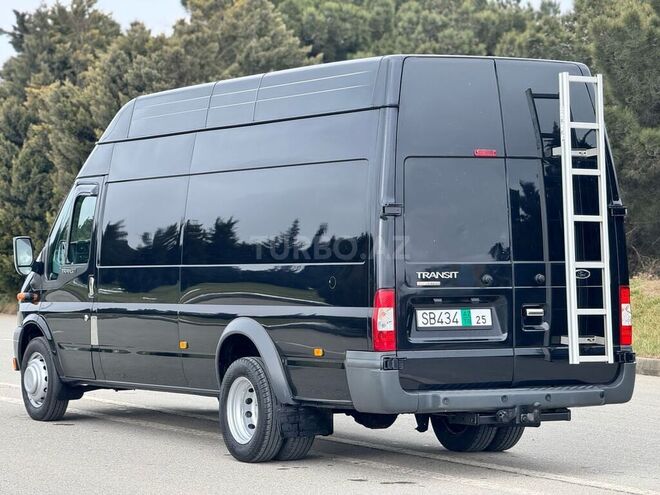 Ford Transit-8
